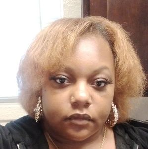 Meet your Posher, Nikia